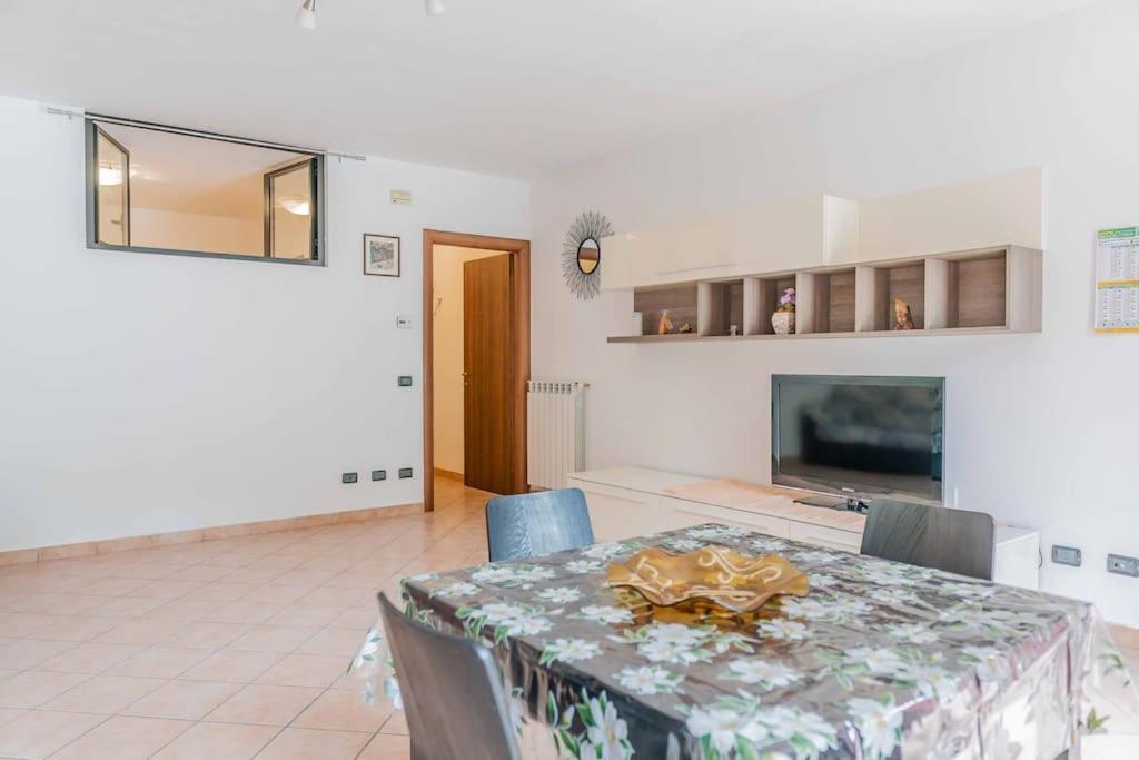 Relax In Nature And Lake Free Parking Luino Exterior photo